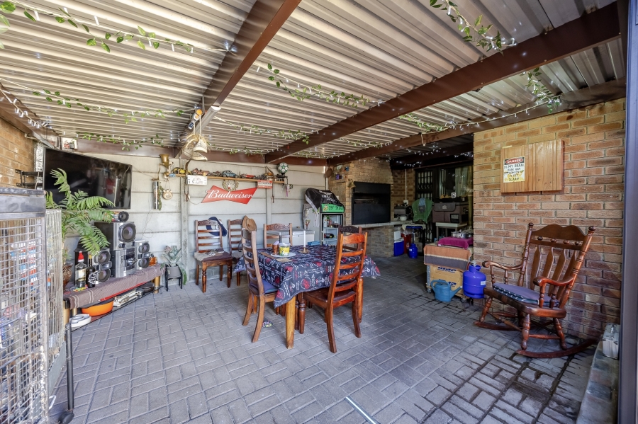 3 Bedroom Property for Sale in Soneike Western Cape